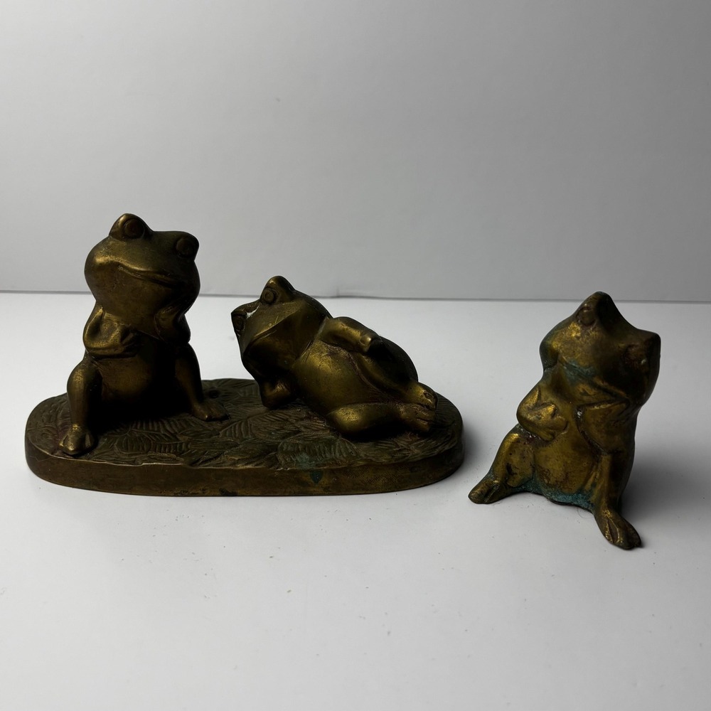 Vintage Brass Frogs Sitting 1980s Trinket Solid Figurines Lot of 2